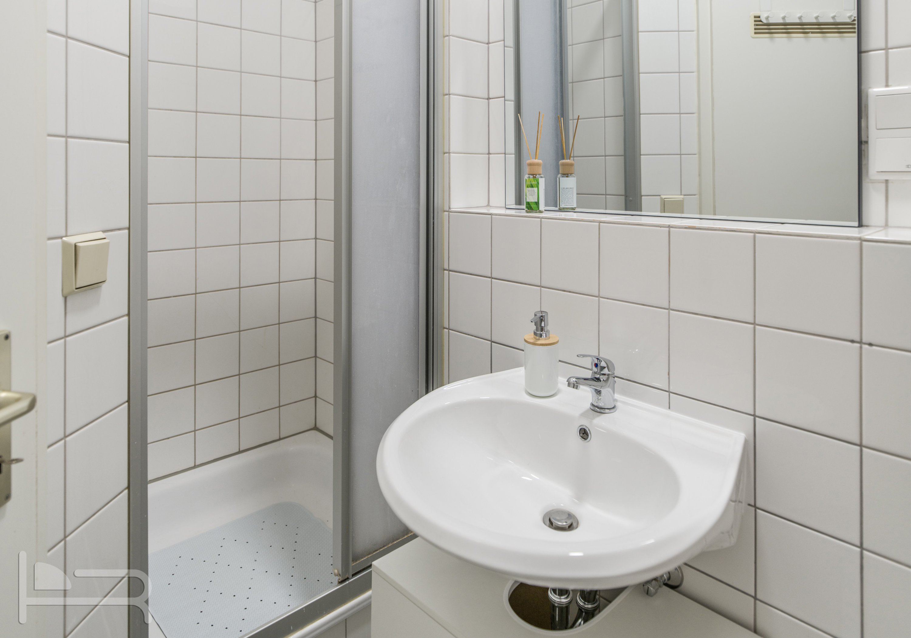 Monteurzimmer: Wohnungen in Wiesbaden, Mainz, Raunheim und Umgebung