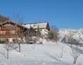 Monteurzimmer: Das  Lehnhäusl im Winter, mit Hintergrund der Untersberg
 - Lehnhäusl in Berchtesgaden Salzburg   ab € 20,--