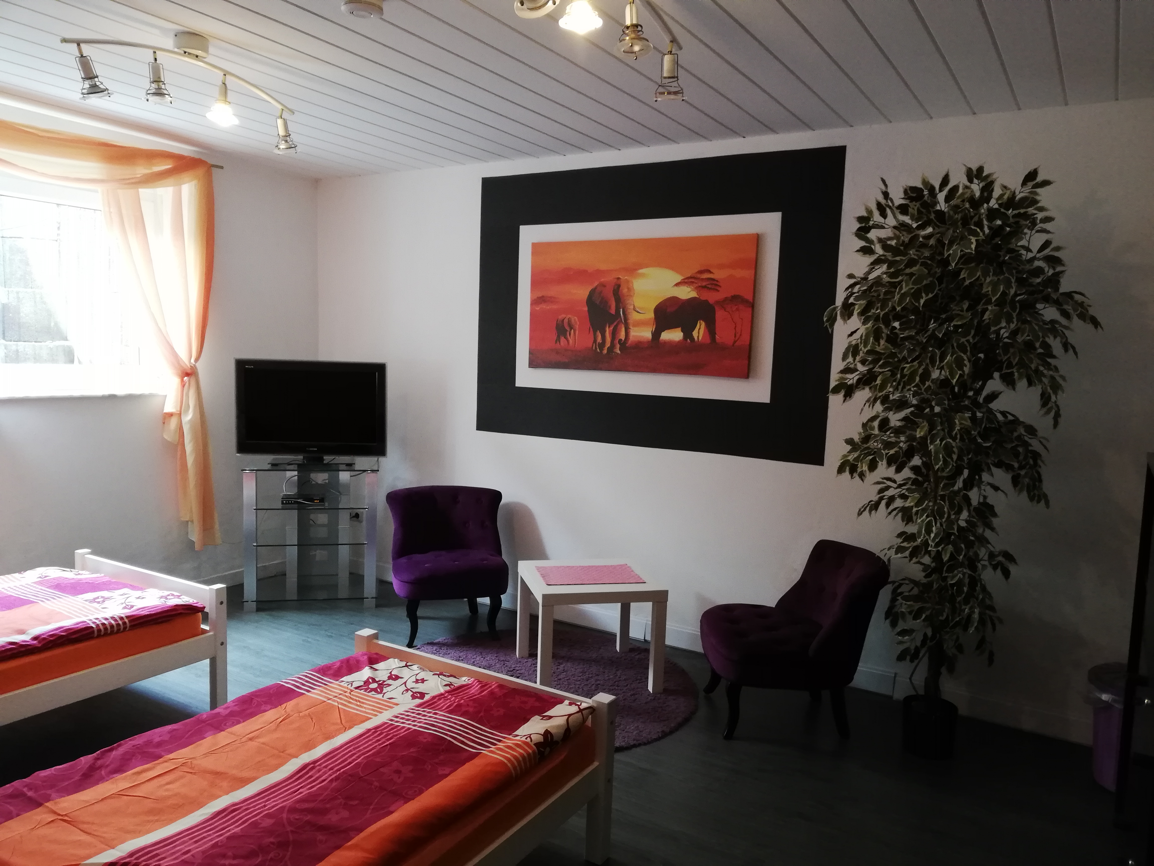 Monteurwohnung - Badezimmer: Gemeinschaftsbad - Doppelzimmer mit TV - Zimmervermietung-Monteurzimmer Sibbesse