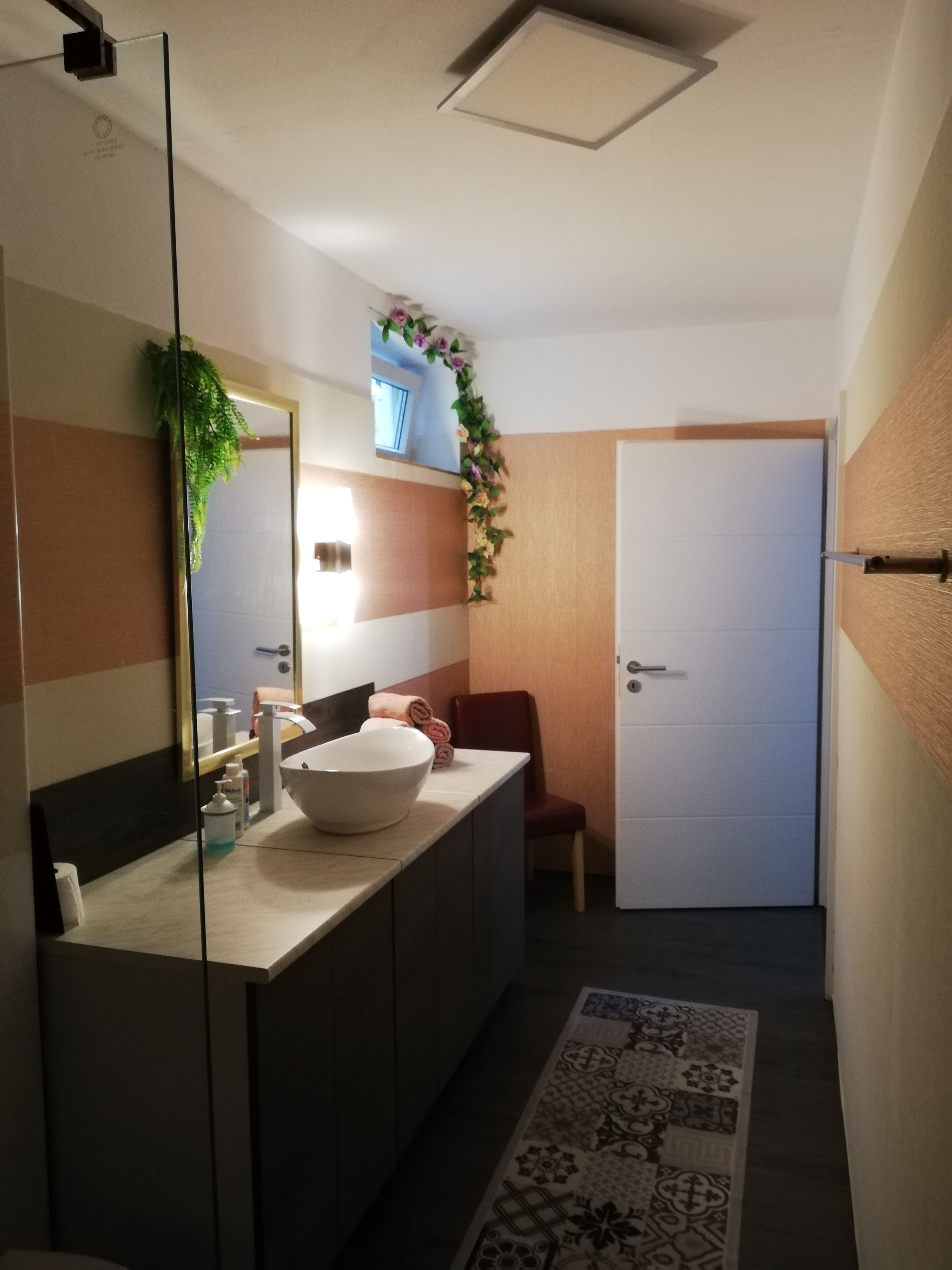 Monteurwohnung - Badezimmer: Gemeinschaftsbad - Bad - Zimmervermietung-Monteurzimmer Sibbesse