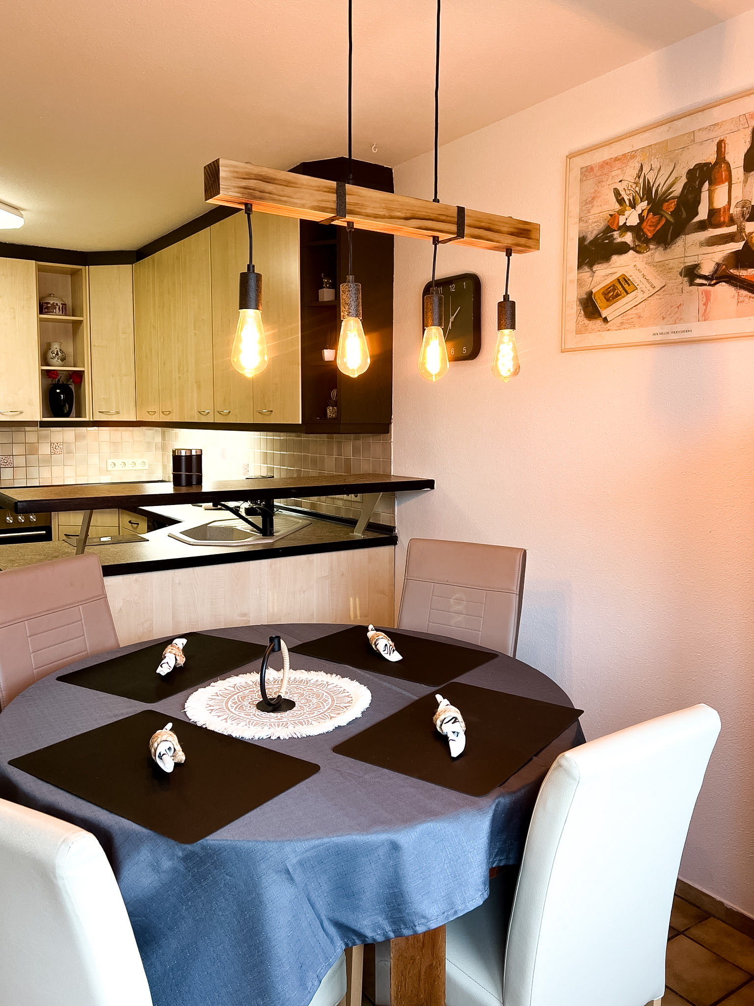 Monteurwohnung - PLZ 74532 (Deutschland) - Esstisch /EZ - Großes 3 SZ Apartment mit Balkon, WLAN & Parkplatz