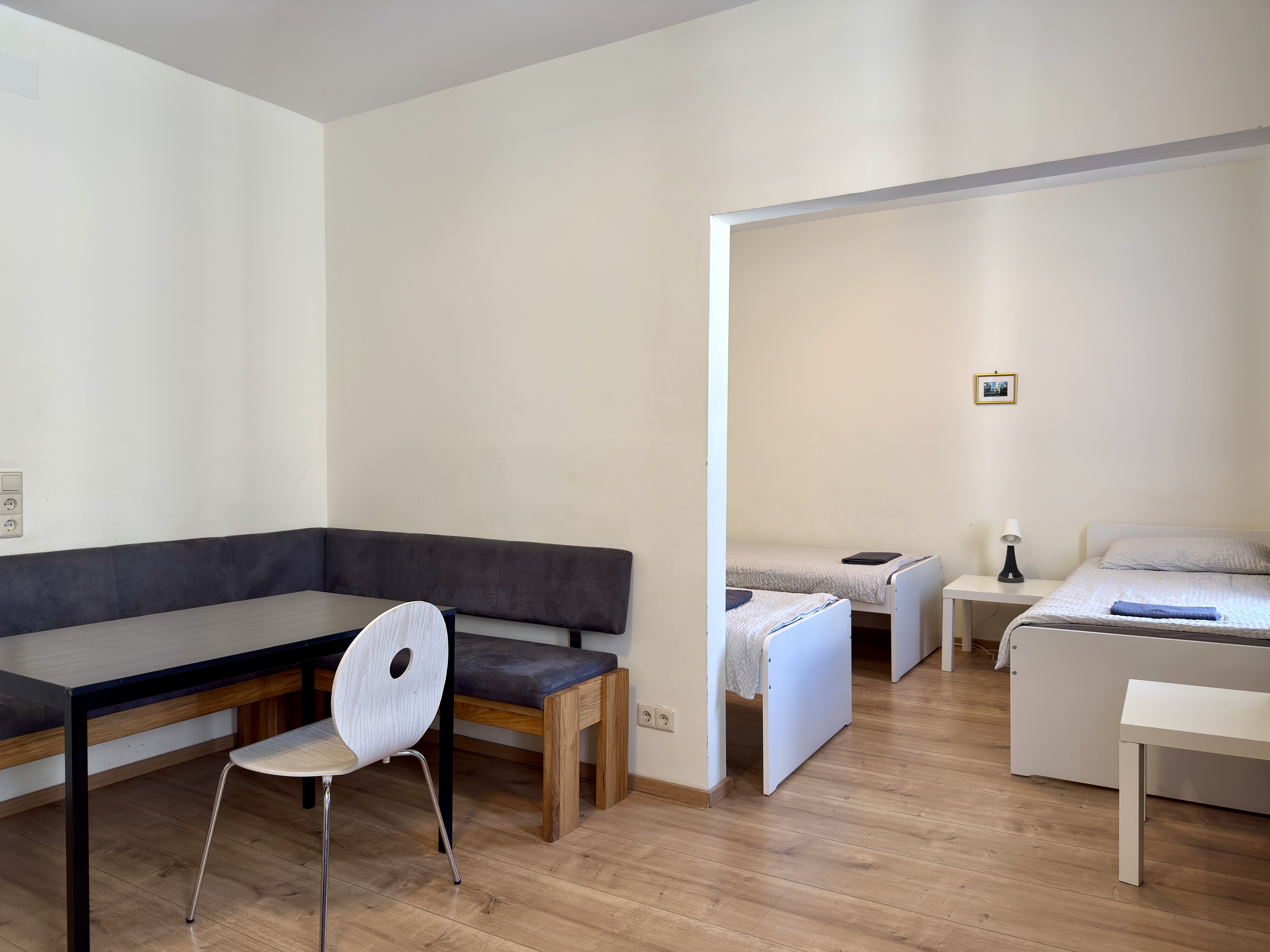Monteurzimmer: Schlafzimmer 3/Wohnzimmer - Work & Travel Worker's Apartment#2