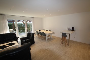 Monteurzimmer: Wohnküche Haus Marianne mit Terrasse - Monteurzimmer Meyer Varel