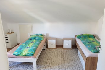 Monteurzimmer: Wohnung 1 - Zimmer mit Einzelbetten in der Monteurunterkunft in Schwenningen - Ferri's Monteurzimmer