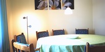 Monteurwohnung - Zimmertyp: Doppelzimmer - Neunkirchen (Landkreis Bernkastel-Wittlich) - Esszimmer für bis zu 10 Personen - Bernkasteler MoselApartments