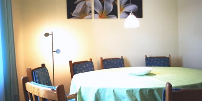 Monteurwohnung - Altrich - Esszimmer für bis zu 10 Personen - Bernkasteler MoselApartments