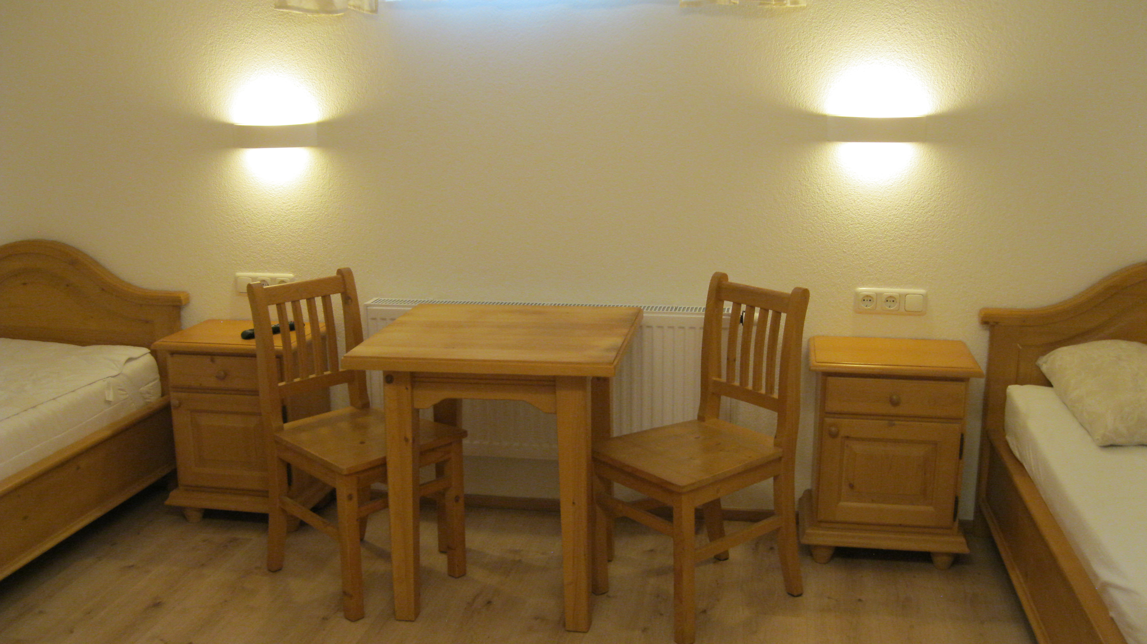 Monteurwohnung - Einzelbetten - Hausruck - Doppelzimmer - Traunapartment-EZ-Parkplatz-24/7-Zentrale Lage