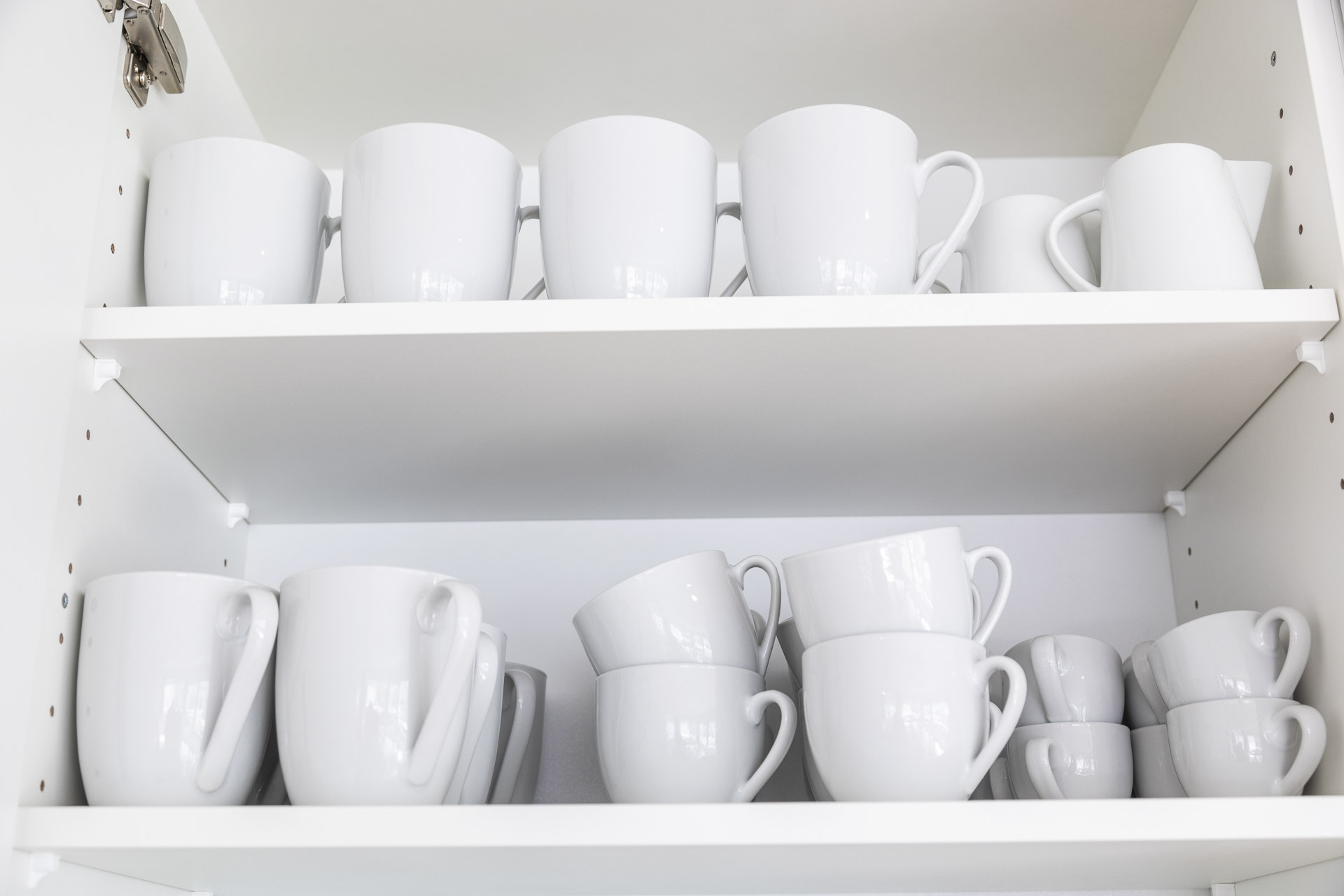 Monteurzimmer: Genieße deinen morgendlichen Kaffee oder Tee aus großen Bechern – genau der richtige Kick-off für deinen Arbeitstag oder deine Outdoor-Tour.
 - Appartement Rigi – Modernes 2-Zimmer-Appartement im Zentrum