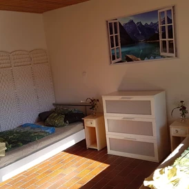 Monteurzimmer: Schlafzimmer mit 2 Einzelbetten - Ferienwohnung Monteurzimmer Julian