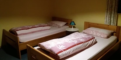 Monteurwohnung - PLZ 69469 (Deutschland) - Schlafzimmer 3 betten - Ferienwohnung Schmitt Abtsteinach
