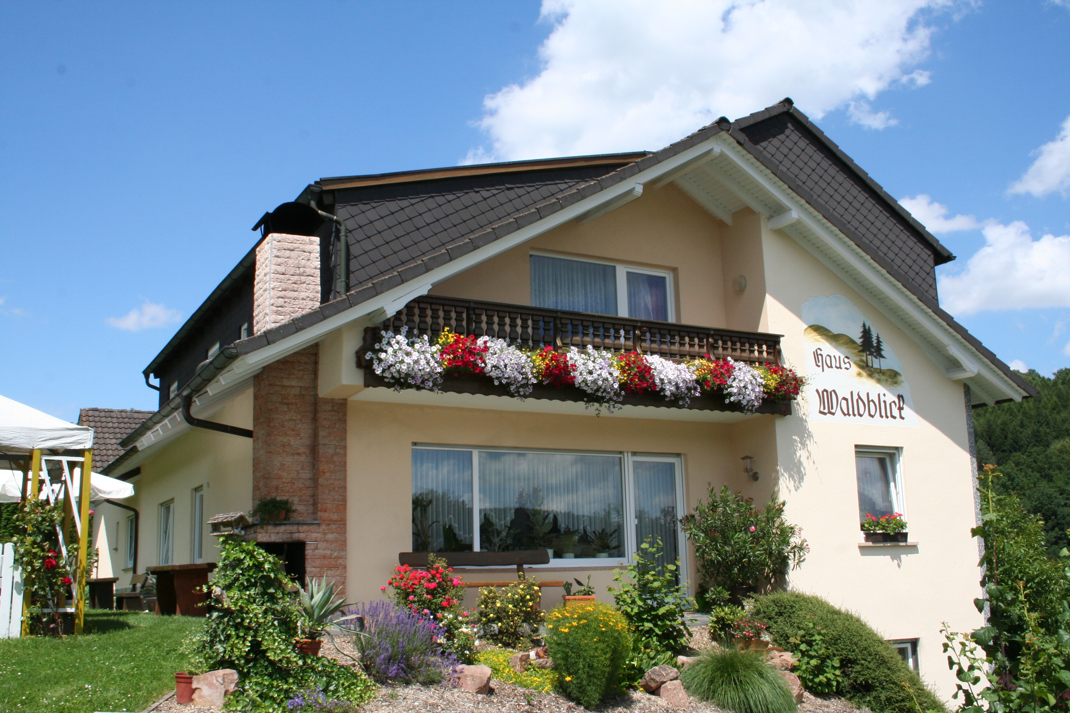 Monteurwohnung - Frammersbach Schwartel - Hausansicht - Schöne und preiswerte Monteur-Unterkunft,nähe Lohr am Main