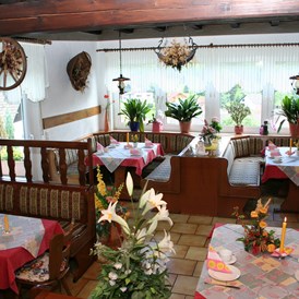 Monteurzimmer: Aufenthaltsraum ,Frühstücksraum , - Schöne und preiswerte Monteur-Unterkunft,nähe Lohr am Main