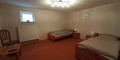 Monteurwohnung - Hannoversch Münden - Schlafzimmer im EG, Nr. 3 - Ferienhaus Am Hemkeberg