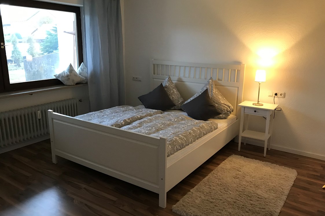 Monteurzimmer: Schlafzimmer mit Doppelbett - Doppelzimmer Dischingen