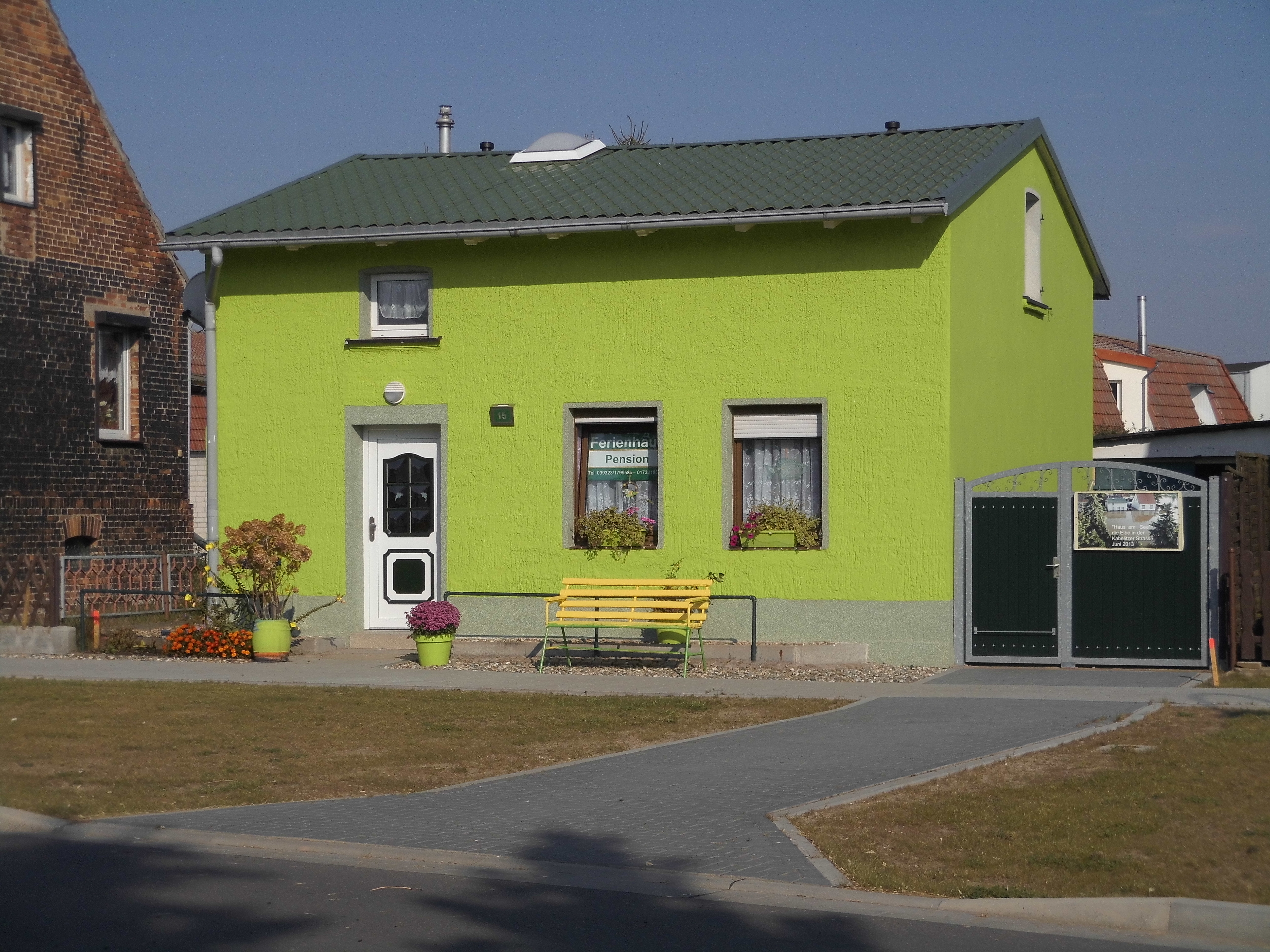 Monteurwohnung - Brandenburg Nord - Ferienhaus am Ortsrand von Fischbeck - Pension Lüdtke