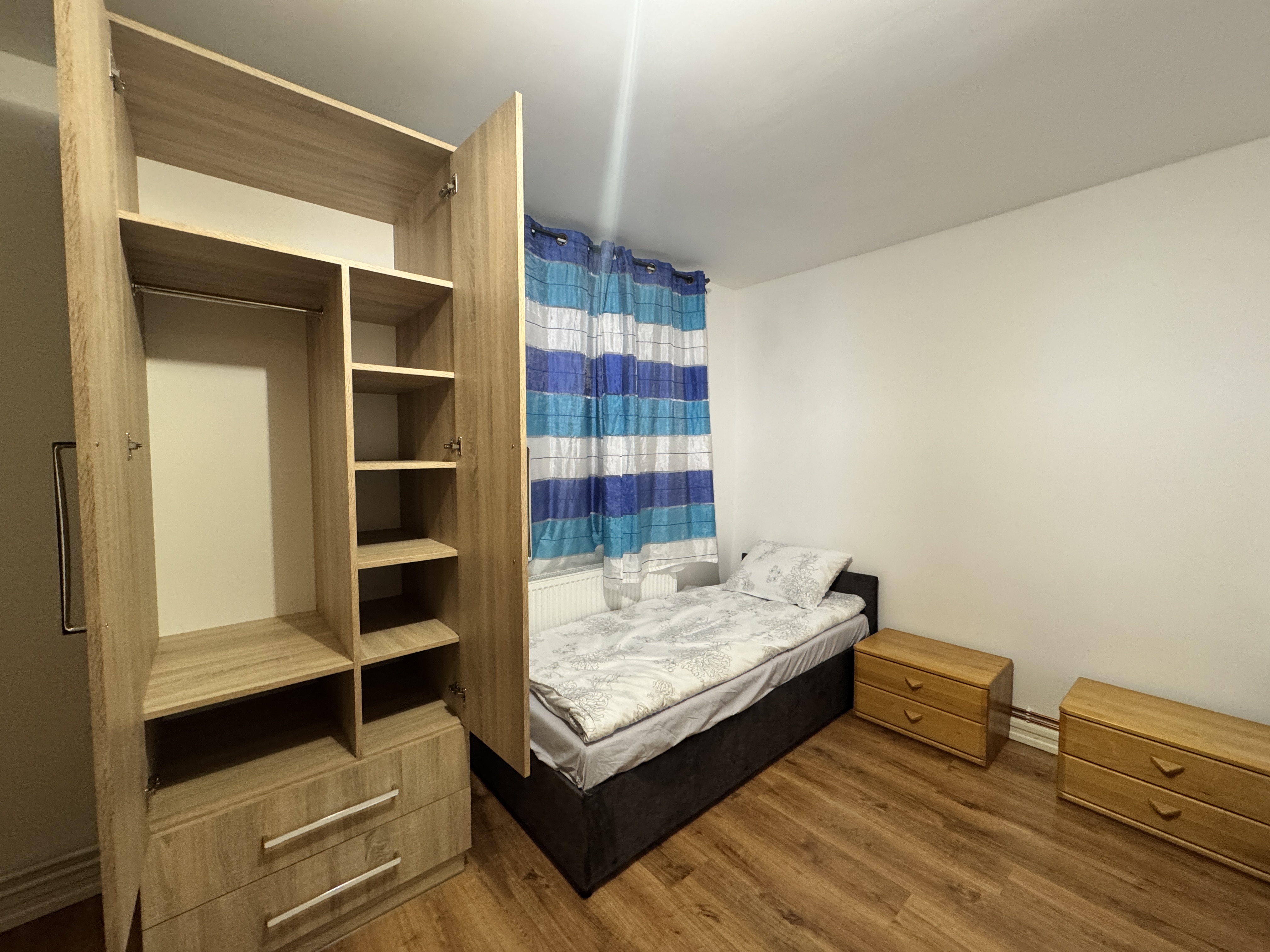 Monteurzimmer: Mitarbeiterunterkunft: 2-Personen-Zimmer im Erdgeschoss