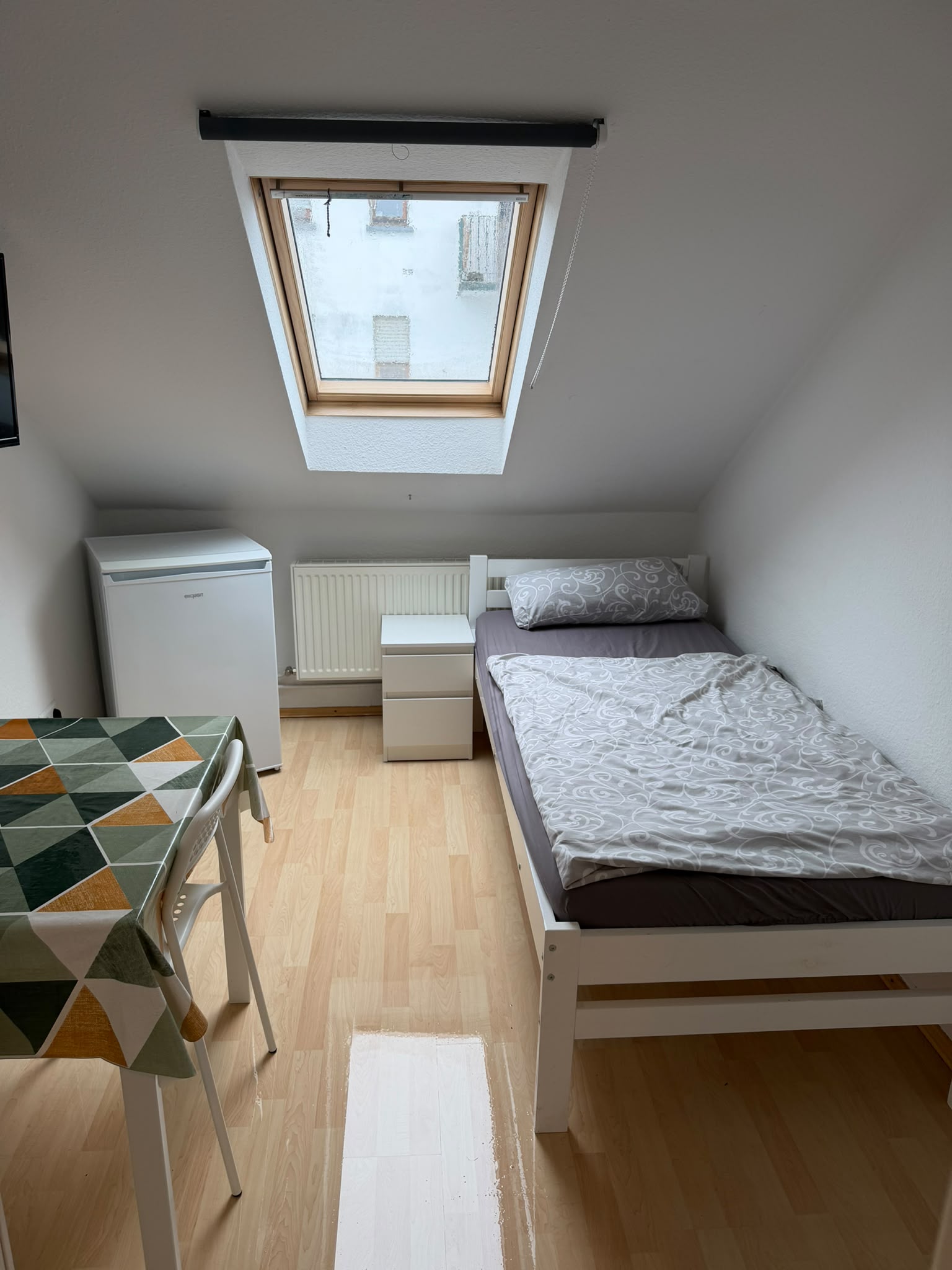 Monteurwohnung - PLZ 76351 (Deutschland) - Karlsruhe - 3 Zimmer für 4 Personen