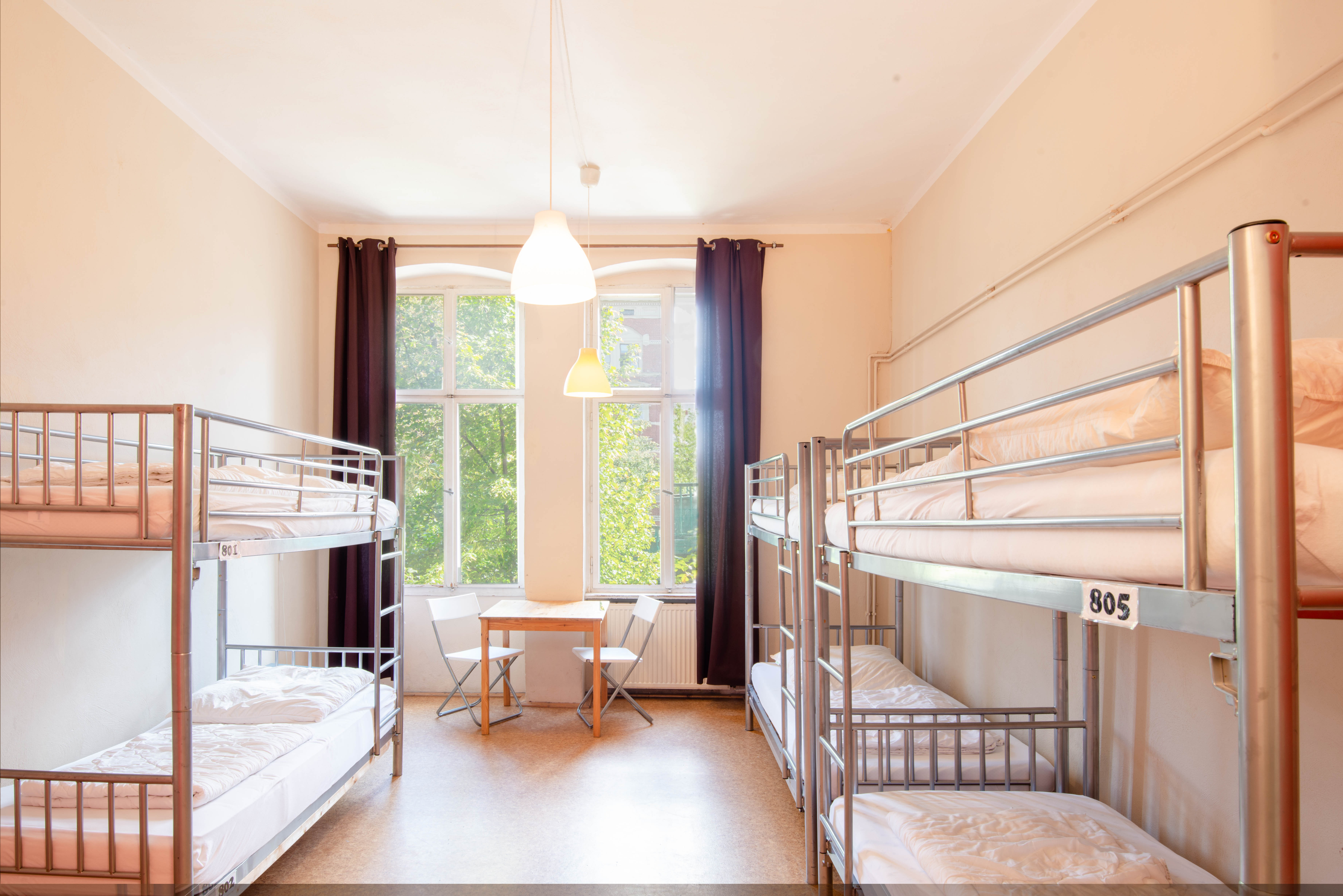 Monteurzimmer: Ab 29€ annabanana Hostel 5 min Alexanderplatz 
