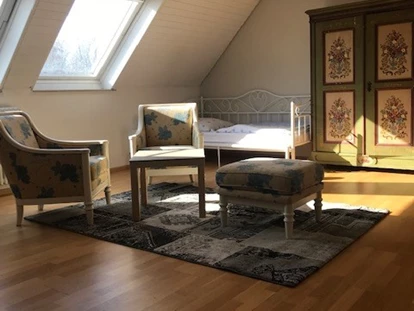 Monteurwohnung - Bettwäsche: Bettwäsche gegen Gebühr - Deutschland - Wohn-/ Schlafbereich der Monteurunterkunft Engel in Hohberg nahe Offenburg. - ENGEL