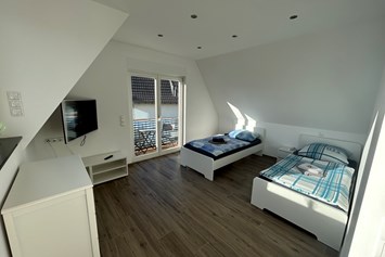 Monteurzimmer: Schlafraum Haus Monteurglück - Monteur-/Ferienwohnungen Meng nahe Bonn mit Top Ausstattung