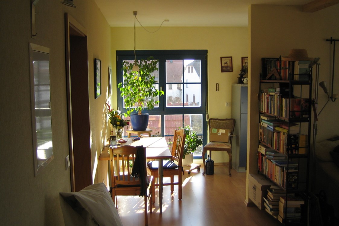 Monteurzimmer: Wohnzimmer zur Küche - Alt Nauheim
