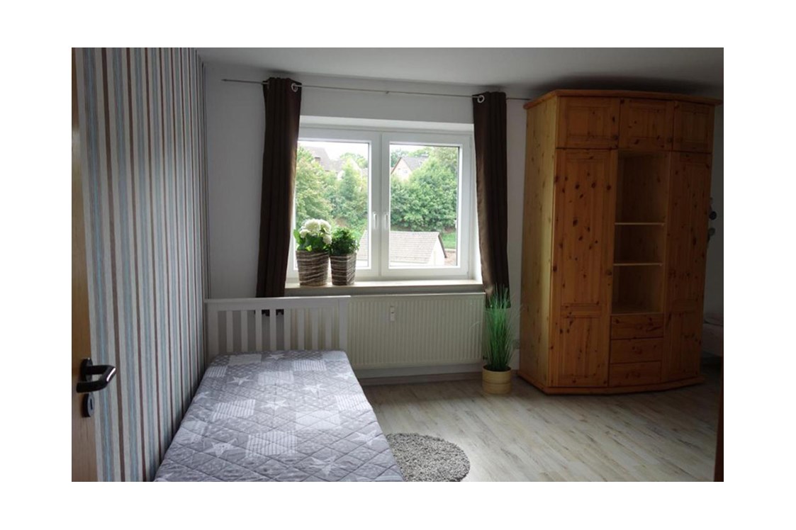 Monteurzimmer: Ferienwohnung mit Blick in die Natur - Großes Appartement in Niedersachsen Nähe Göttingen, für bis 5 Personen geeignet
