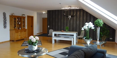 Monteurwohnung - Uslar - Essgelegenheit - Großes Appartement in Niedersachsen Nähe Göttingen, für bis 5 Personen geeignet