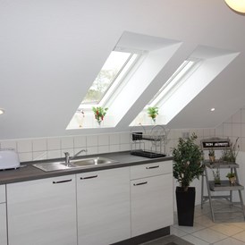 Monteurzimmer: Spüle in einer Einbauküche - Großes Appartement in Niedersachsen Nähe Göttingen, für bis 5 Personen geeignet