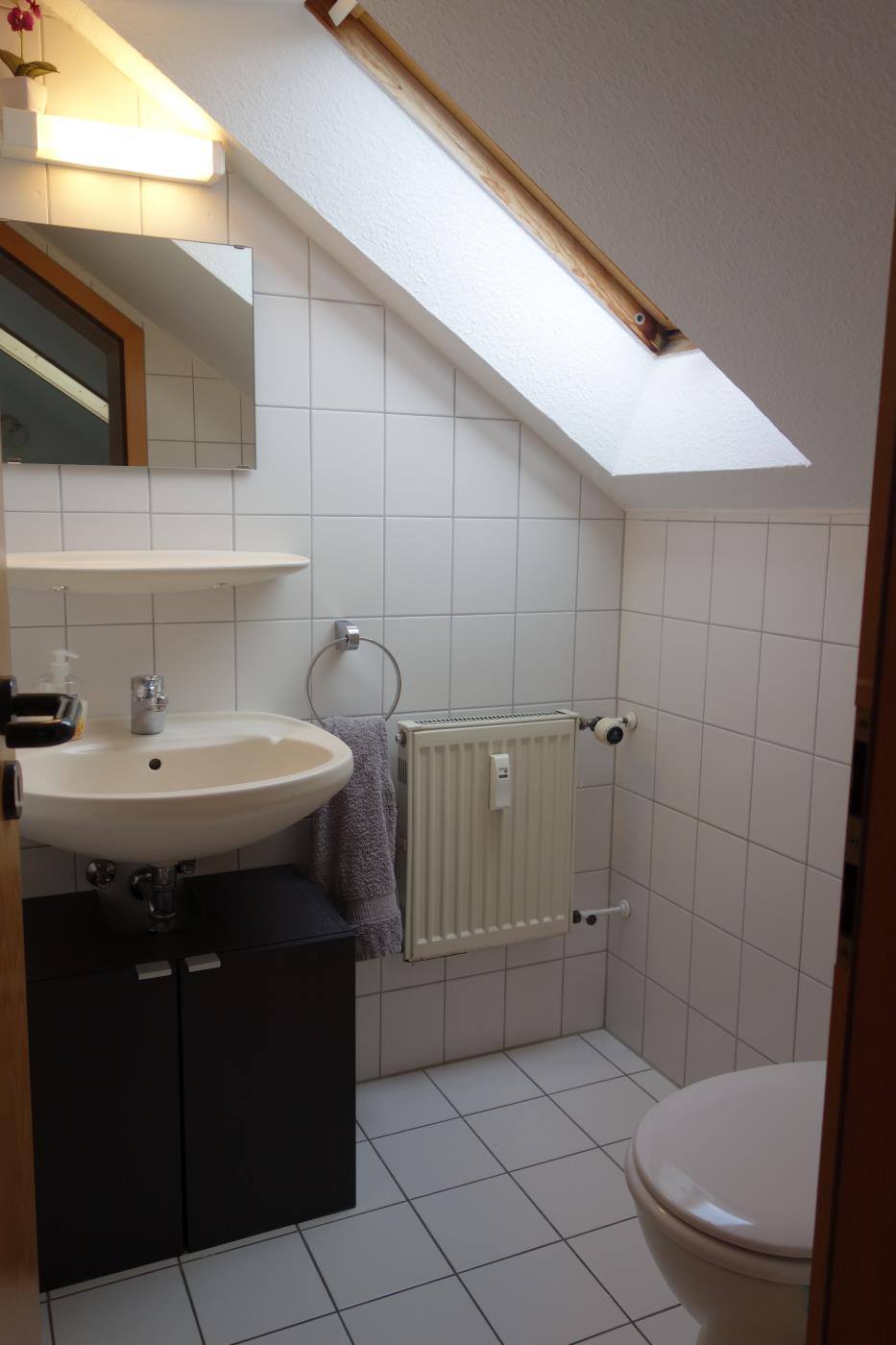 Monteurzimmer: Separates Gäste WC - Großes Appartement in Niedersachsen Nähe Göttingen, für bis 5 Personen geeignet