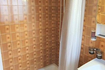 Monteurzimmer: Dusche Einzelzimmer und Doppelzimmer - Hotel Sonne Boardinghouse