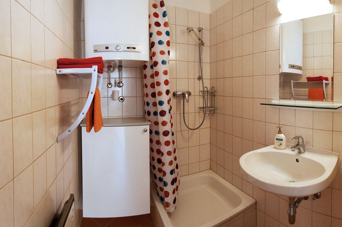 Monteurzimmer: Badezimmer - Alpha Graz Wohnung