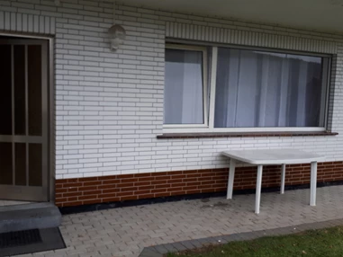 Monteurzimmer: Aussenansicht grosses Fenster - Marion 29 Eberhardt