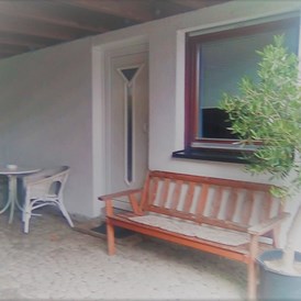 Monteurzimmer: Blick auf den Eingang eines Zimmers. - Mainhardter Wald Haus Geiger