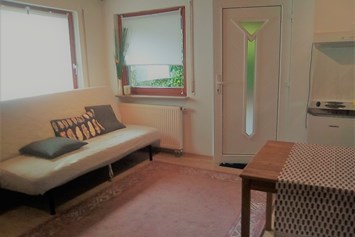 Monteurzimmer: Einzelzimmer mit Blick auf den Eingang - Mainhardter Wald Haus Geiger