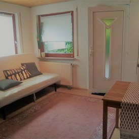 Monteurzimmer: Einzelzimmer mit Blick auf den Eingang - Mainhardter Wald Haus Geiger