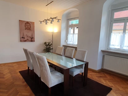 Monteurwohnung - Waschmaschine - Deutschland - Essbereich in der Monteurunterkunft McGoodnight in Großenhain - McGoodnight - Monteurwohnung Nähe Dresden, bis zu 10 Pers., ab 13,95€/p.P.
