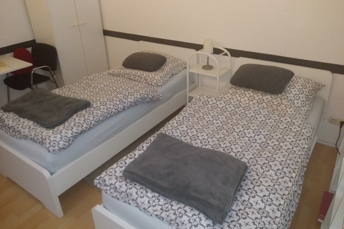 Monteurzimmer: Betten mit hochwertigen Matratzen in der Monteurwohnung in Nauen nähe Berlin und Potsdam. - Kleines Gästehaus 30qm für 2 Personen in Nauen bei Berlin und Potsdam