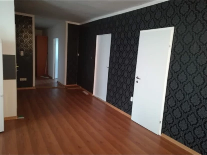Monteurwohnung - Art der Unterkunft: Apartment - Österreich - Flur der Monteurwohnung in Vösendorf - nahe Wien. - ZIMMER VÖSENDORF