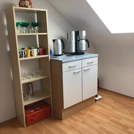 Monteurzimmer: Küche mit Wasserkocher und Kaffeemaschine ausgestattet - Ferienwohnung mit 3 Schlafzimmern in Marsberg
