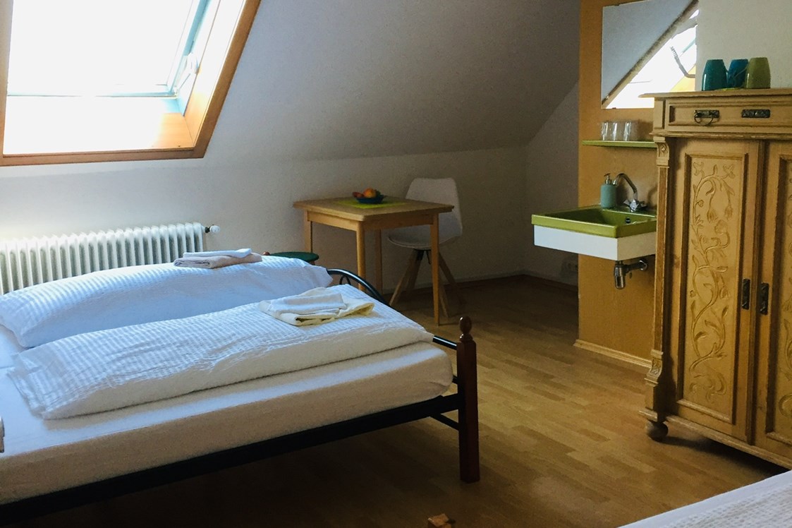 Monteurzimmer: Sauberes Drei-Bett-Zimmer