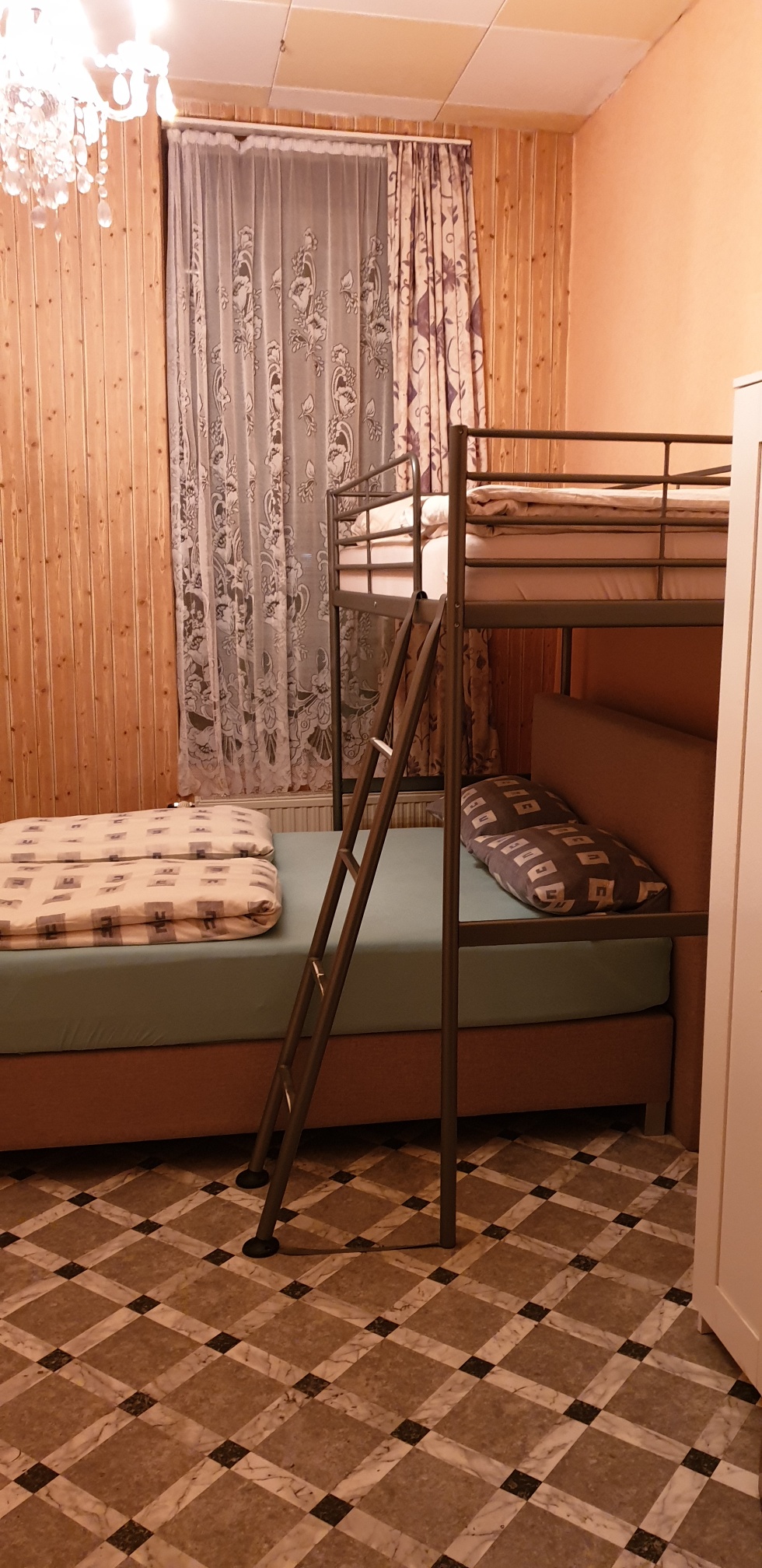 Monteurwohnung - Badezimmer: eigenes Bad - Duisburg - 1gs möbiliert 