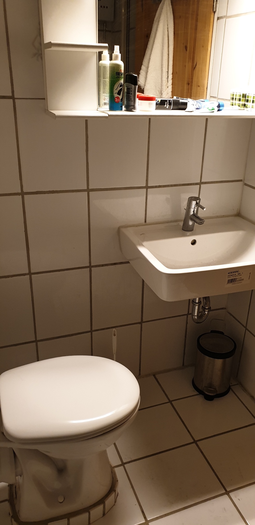 Monteurwohnung - Badezimmer: eigenes Bad - Duisburg - 1gs möbiliert 