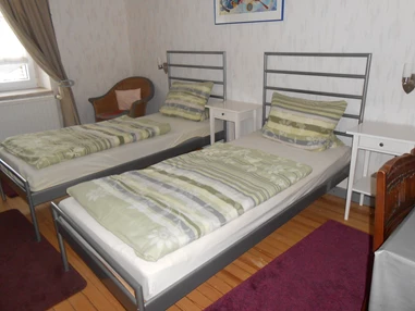 Monteurzimmer: Einzelbetten  - Gästehaus Schu Saarland