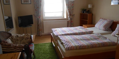 Monteurwohnung - Frühstück - Deutschland - Schlafzimmer im Apartment  - Gästehaus Schu Saarland