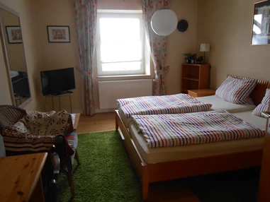 Monteurzimmer: Schlafzimmer im Apartment  - Gästehaus Schu Saarland