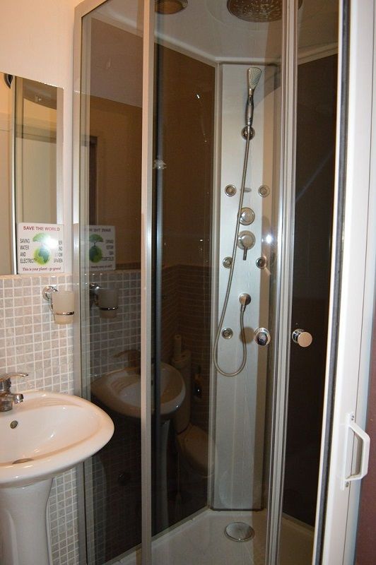 Monteurwohnung - Bettwäsche: Bettwäsche inklusive - Pfalz - Bad in jedem Zimmer - Haus Baron Mannheim