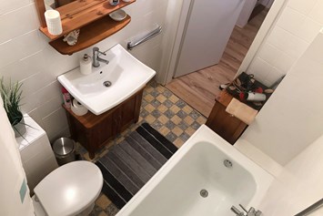 Monteurwohnung: WC/Bad - Monteurwohnung mit zwei Schlafzimmern und Einzelbetten