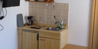 Monteurwohnung - PLZ 91722 (Deutschland) - Küchenzeile und TV - Reiterhof Geidner