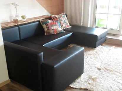 Monteurwohnung - Balkon - Deutschland - TV Lounge 1 - Ferienwohnung "Wohnglück" im Gasthaus "Zur Krone"