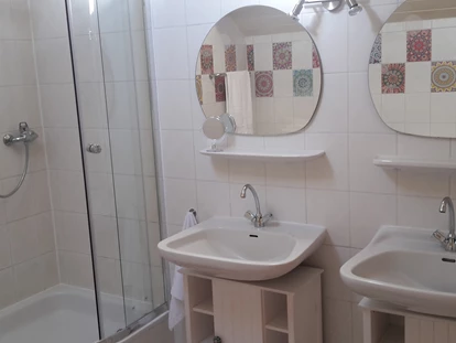 Monteurwohnung - Balkon - Deutschland - Bad - Ferienwohnung "Wohnglück" im Gasthaus "Zur Krone"